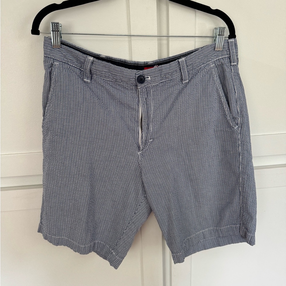 34 Izod Luxury Sport Seersucker/blue checkered men’s shorts